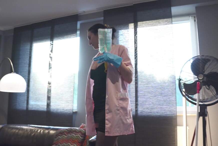 Alina-Lamour: NOTGEILE PUTZE - ZUERST E******e ICH DEINEN H**tEN S*****z