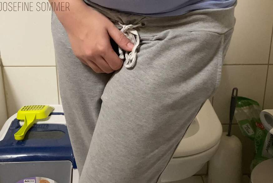 Josefine-Sommer: Pinkeln und dabei am K*****r spielen