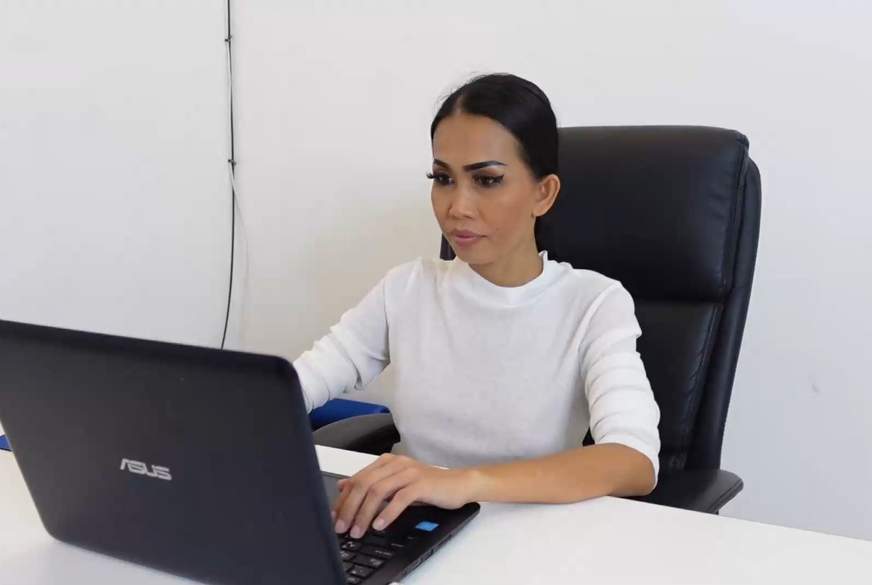 Noki-Thai - B**sen zur B********g von Noki-Thai pic1