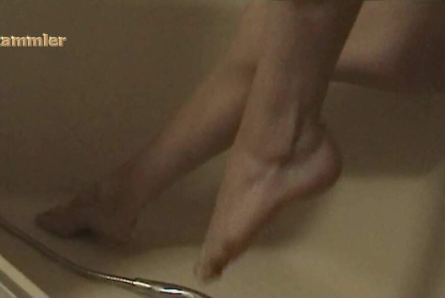 Xr*****r: Xr*****r und Skinny-Girl - Füße waschen -B-JAH