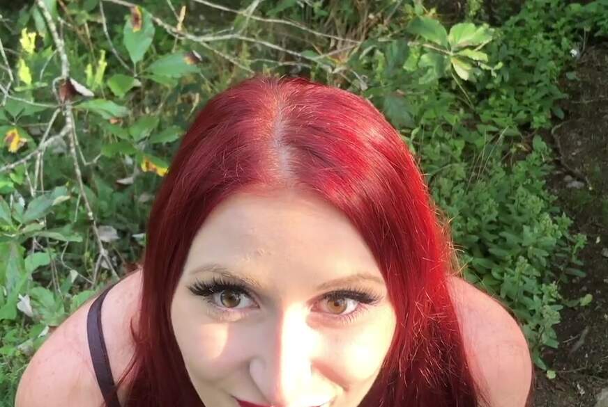 Svenja-96: B**wjob im Grünen