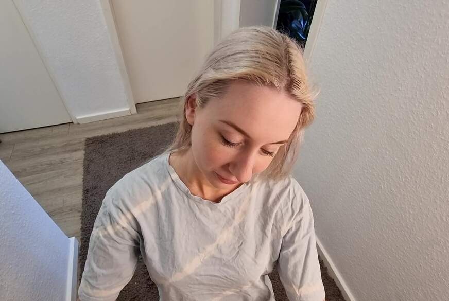 Mein erstes B**wjob Video inklusive Schlucken! von Emma-Dreams pic3