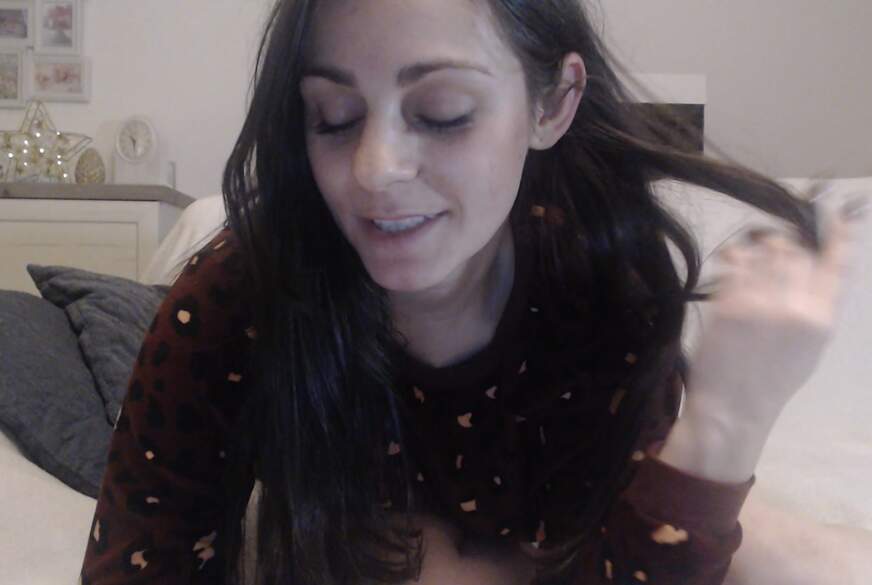 Loella-Rose: Versaute Spielchen vor der Cam