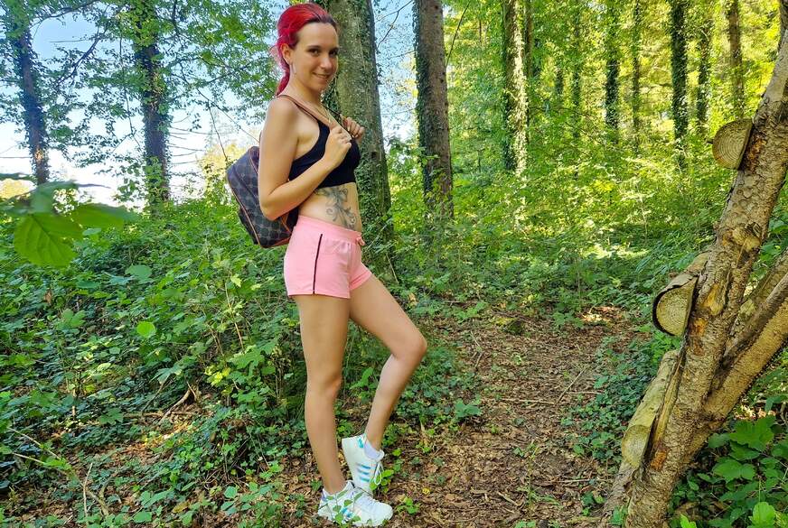 Malou-Nu: Wenn der Waldspaziergang länger dauert............