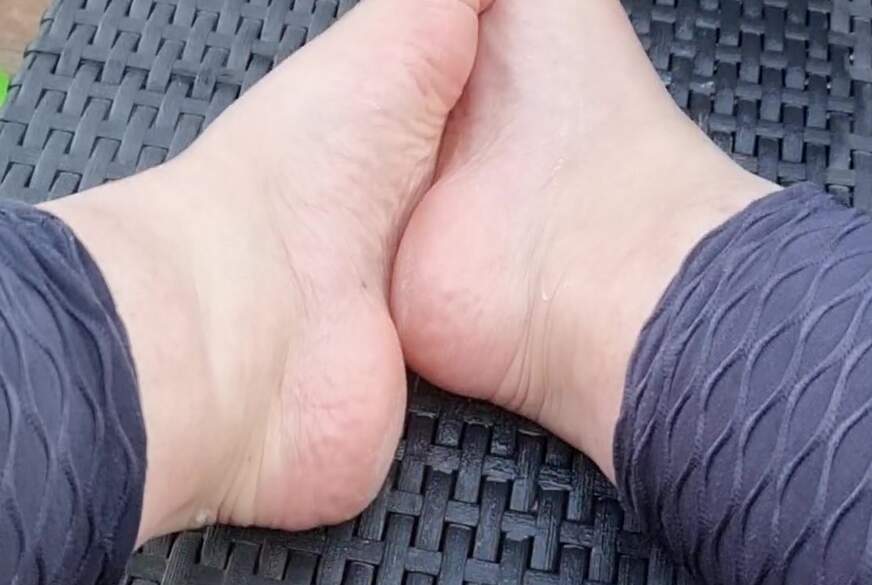 Füsse eincremen von FEETGirlBBW pic1