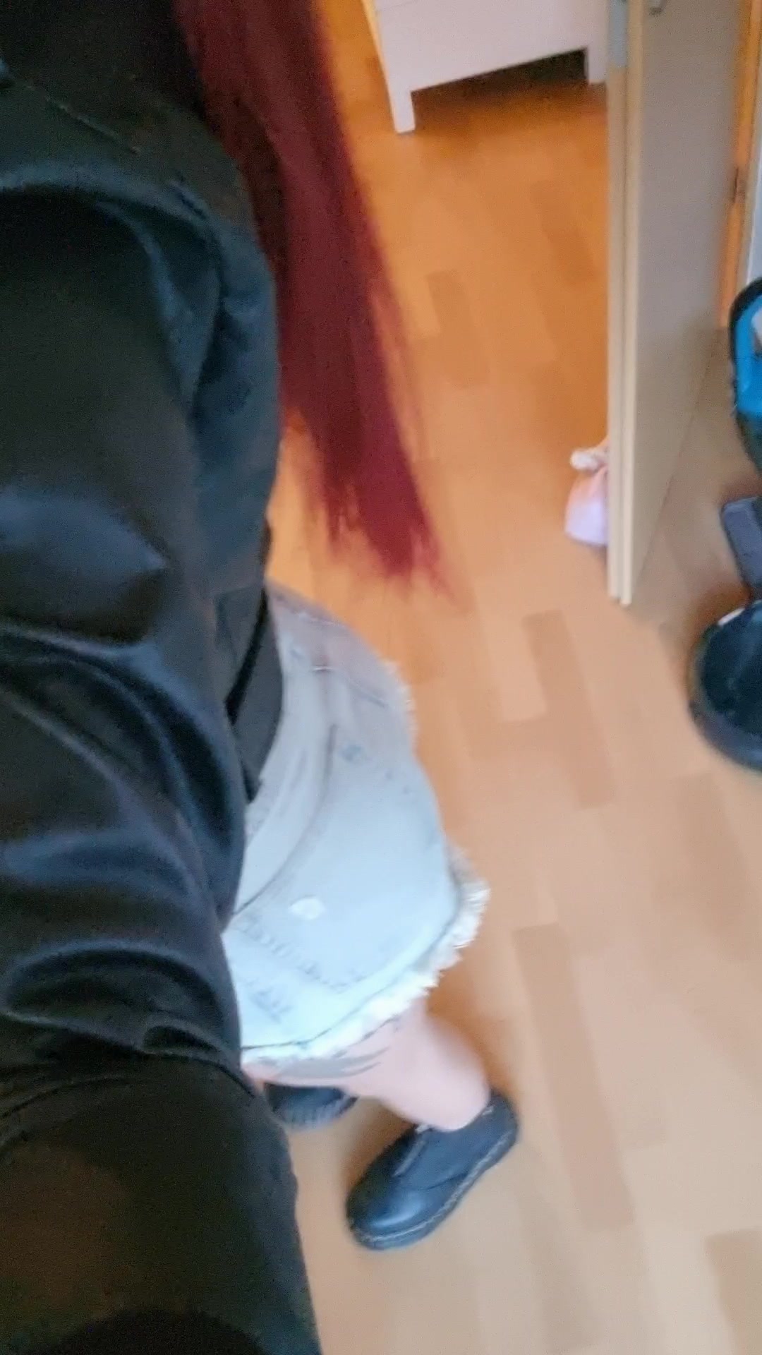 Einfach mal Ich Ich hab ein Video von meinem Outfit gemacht, was sagst du, würdest du so mit mir ausgehen oder wäre dir das schon zuviel? Was wäre denn das erste, was du mir ausziehen würdest?