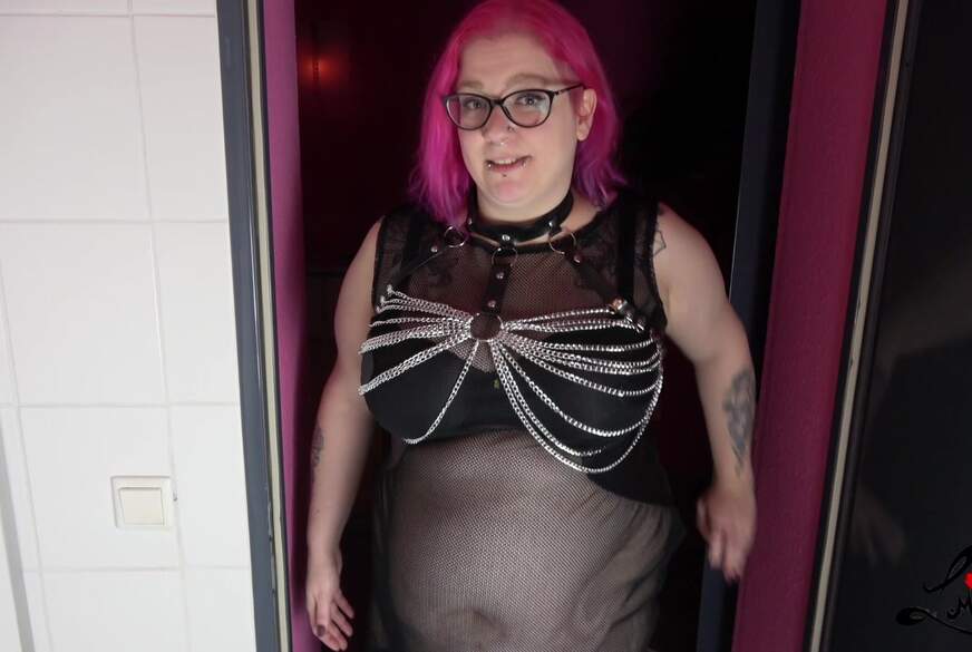 Curvy-Lucy: Pina und ich ersetzen die P**soirs