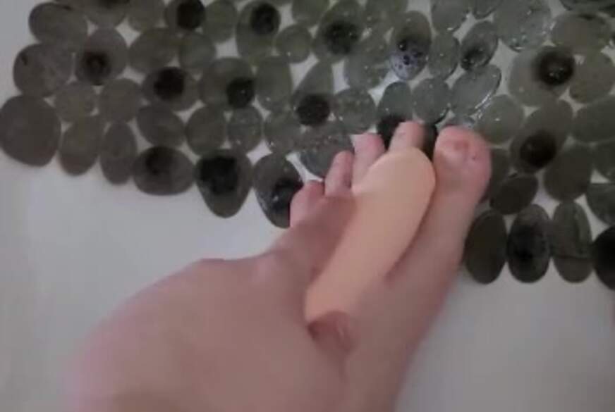 maus-Larissa: Oh nein ich habe es getan mein erster Footjob mit einen Dildo