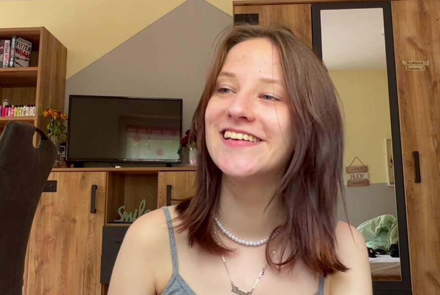 Ich stelle mich vor! Mein aller erstes Video!!! von JuliaJoy