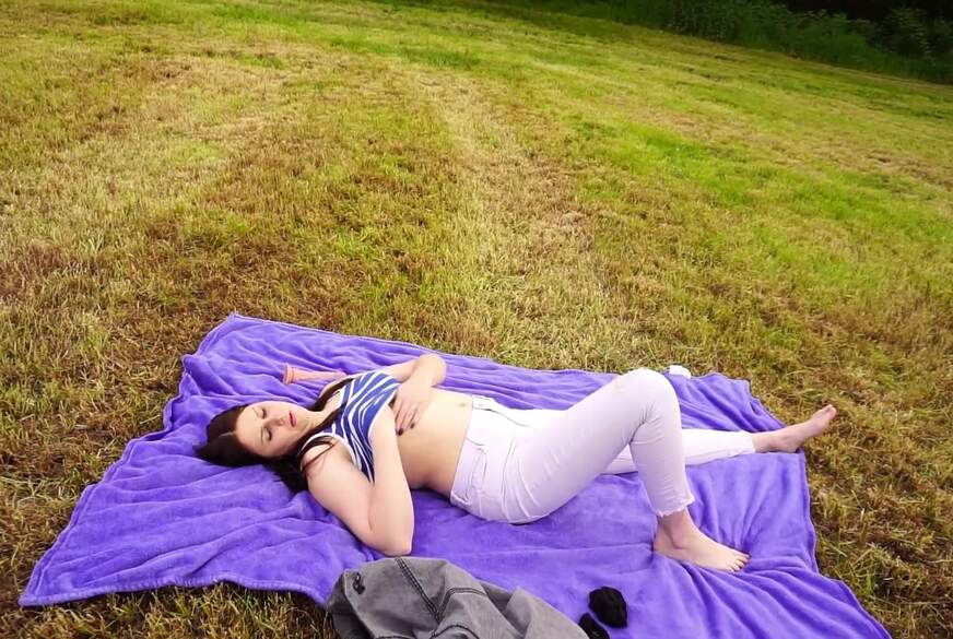 Outdoor selbstbefriedigung mit spielzeug von sexiii pic3