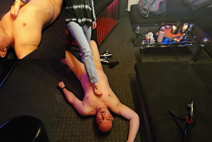 Ich Zertrete meinen Sklaven hahah von Miss-V-Woolf