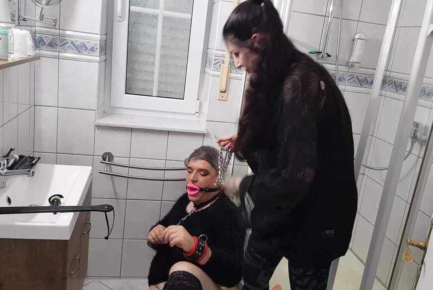 Ohh mein Gott sah sie fertig aus ....tränen lach ..... von Miss-V-Woolf pic1