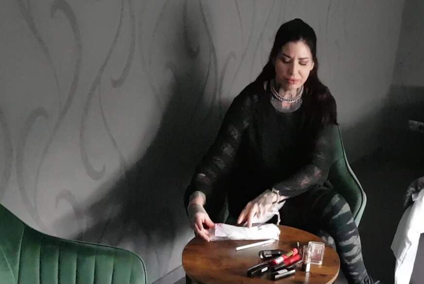 Alexa wird das erste mal Geschminkt von Miss-V-Woolf