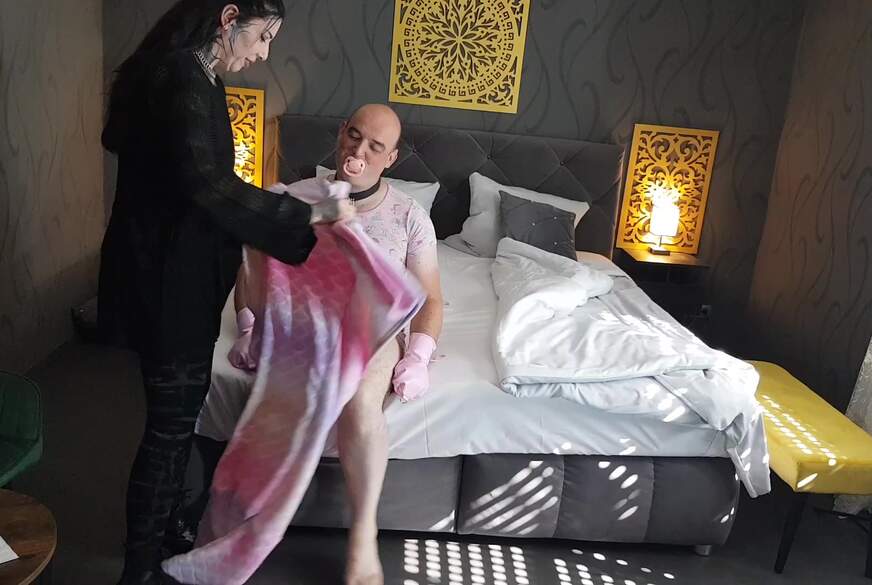 So die kleien kommt ins Bett von Miss-V-Woolf pic1