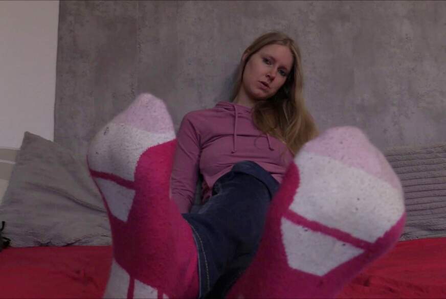 Versager! Stinkige Socken machen deinen Mini-p****l geil! von Anni-Next-Door