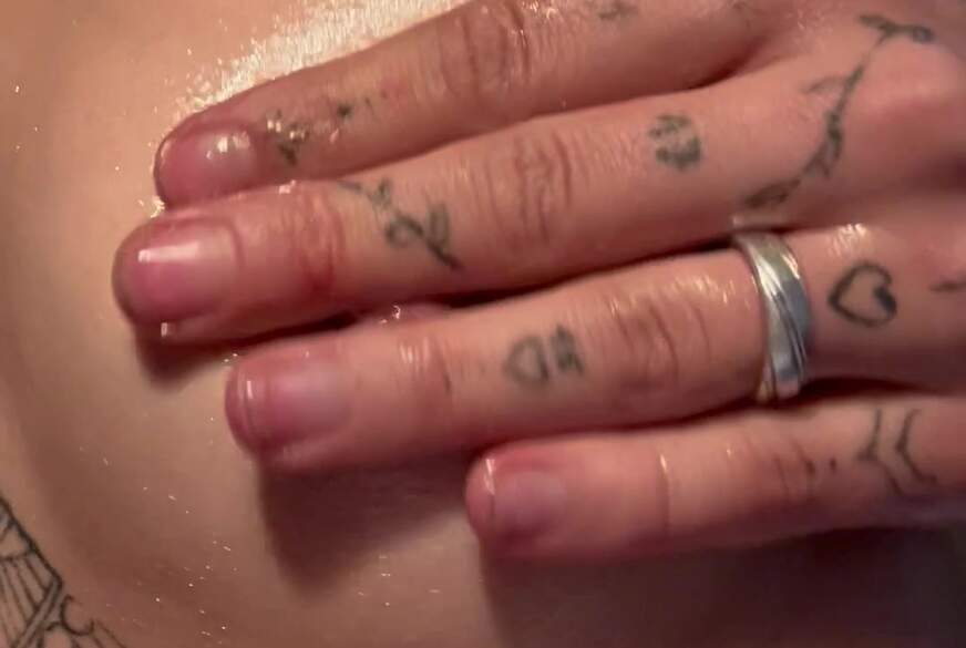 SecretBlondi: Ölige Titten und steife Nippel