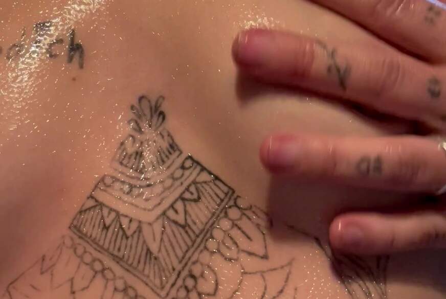 SecretBlondi: Ölige Titten und steife Nippel