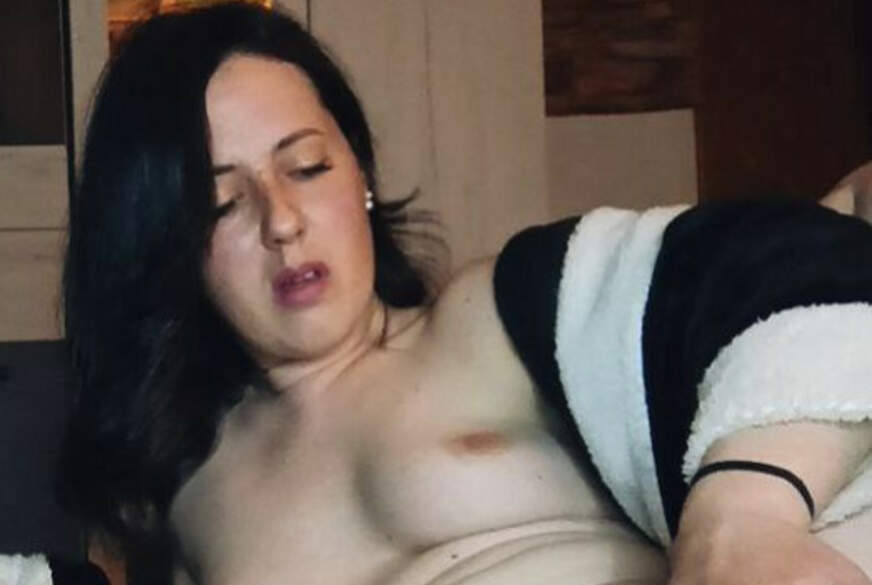 Abgelegt nach der Dusche, mal schnell r*********t und die Lust gestillt! Klatsch n**s das gute Stüc von Prinzipessa