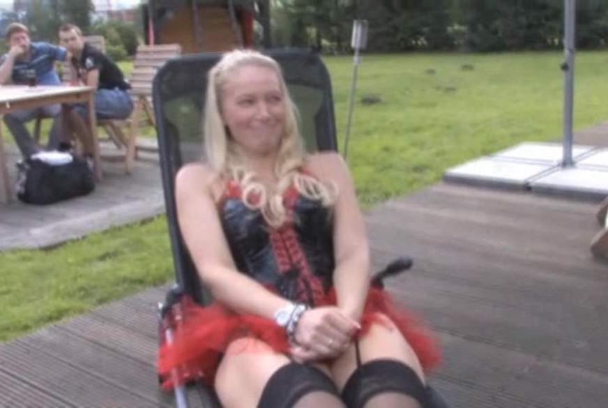 B*****eshow auf der Amateurparty von Laureen-Pink pic1