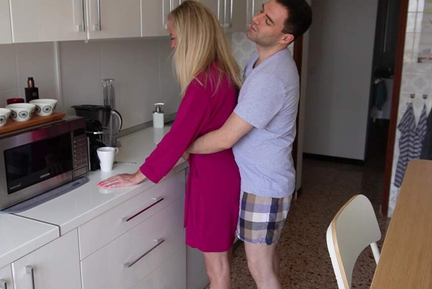 DirtyTina: Geiler Guten Morgen F**k! Die perfekte MILF!