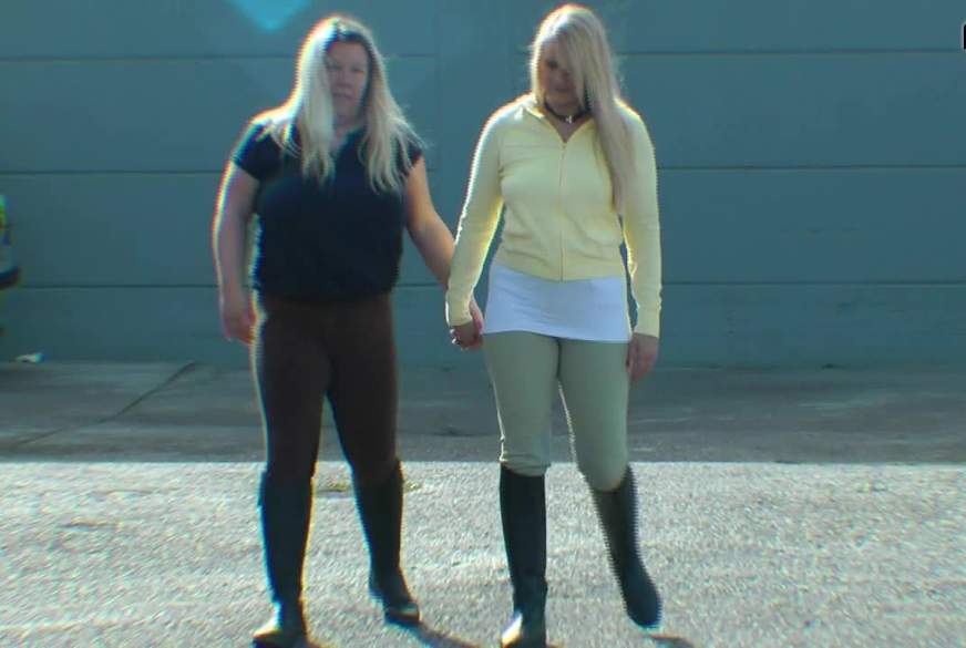 Reiterinnen Hand in Hand von SweetSusi pic1