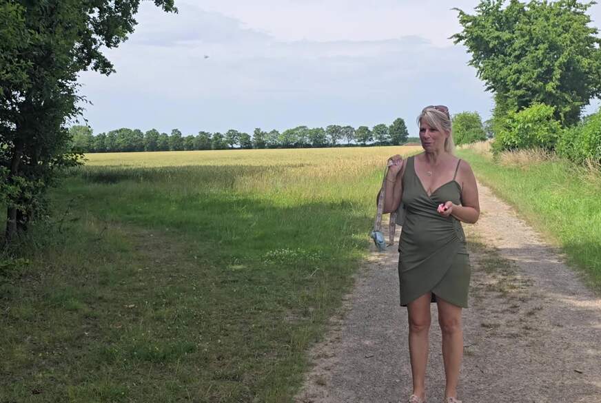 Geile DirtyTalk anmache auf der Bank im Wald von SweetSusi