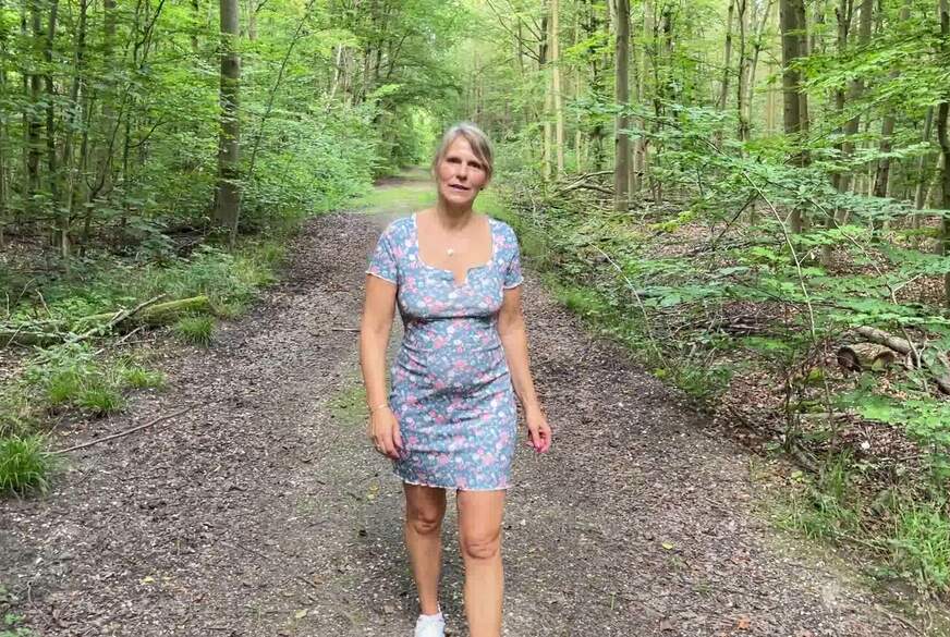 SweetSusi: W*****r im Wald A*******t