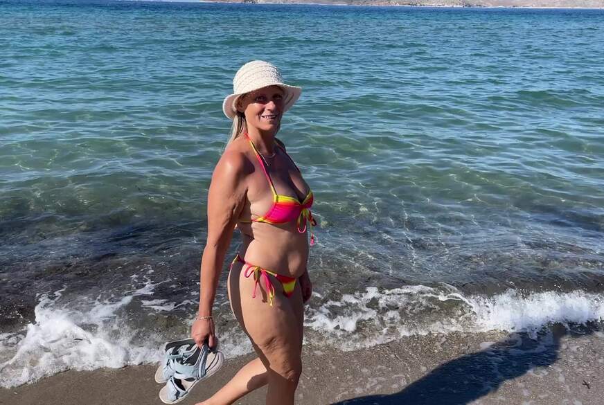 SweetSusi: Bikini Walk am Strand