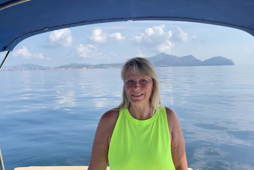 SweetSusi: Wie P***e ich am Besten vom Boot