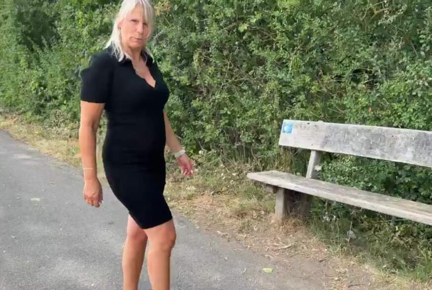 SweetSusi: Outdoor von der Bank aus G*****t