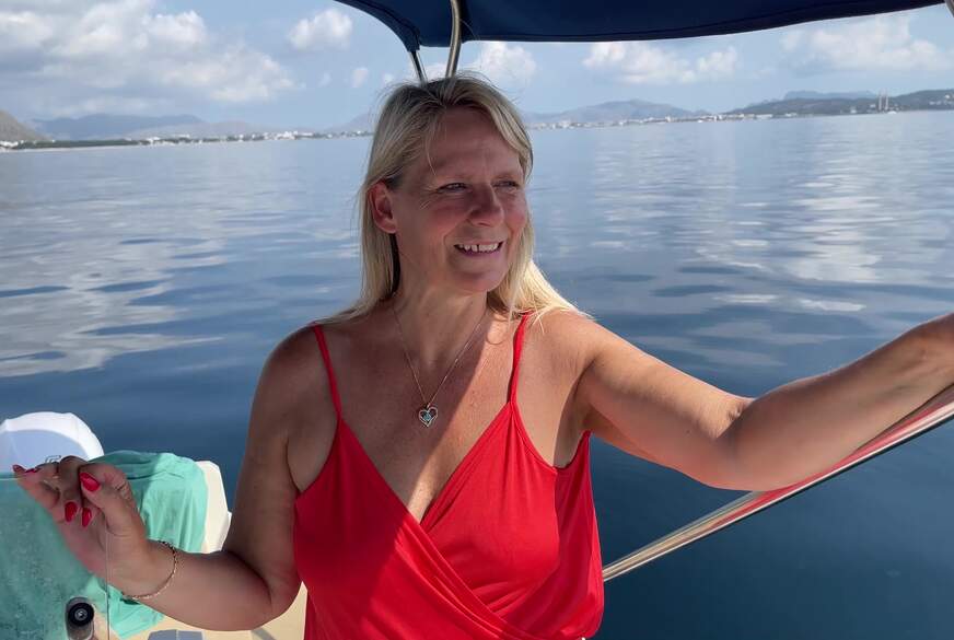 SweetSusi: Eine Bootsfahrt macht doch Nackt mehr Spaß