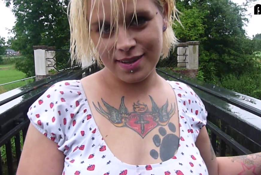 Lilly Burgruine Pipi von LillyToxxic pic4