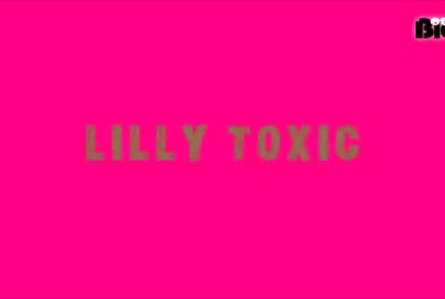 LillyToxxic: Lilly Solo Dusche
