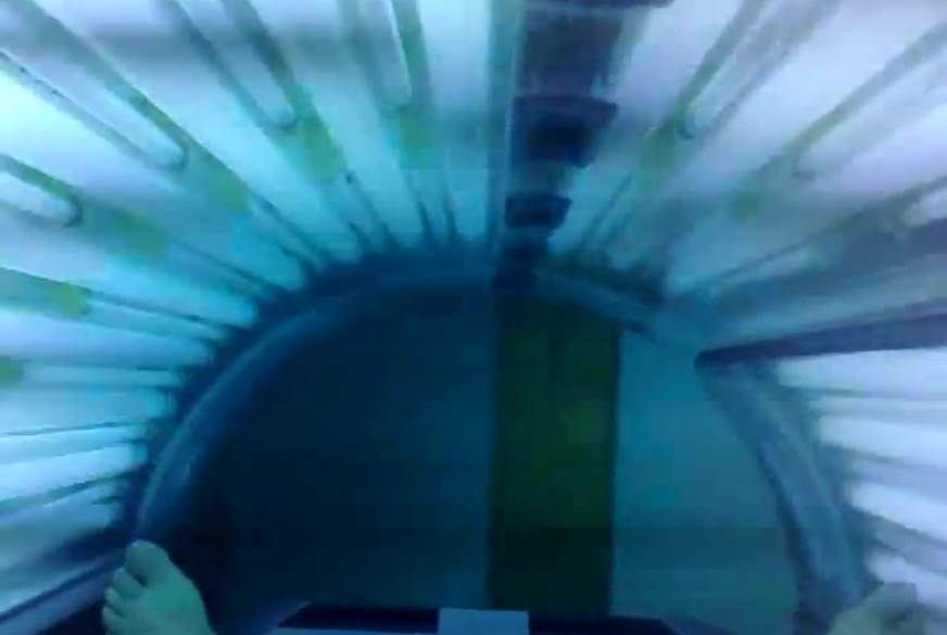 crow: w*****n im solarium