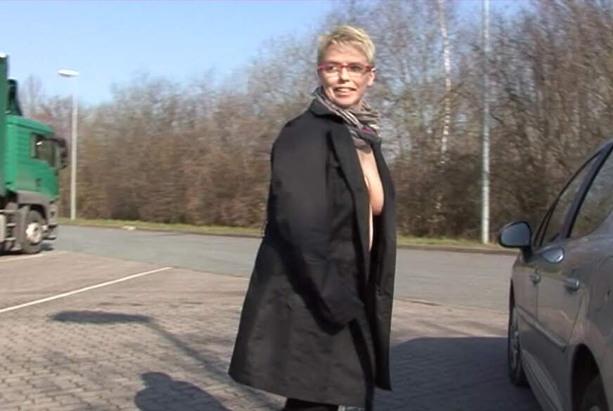 TanjaHD: Auf dem Autohofparkplatz