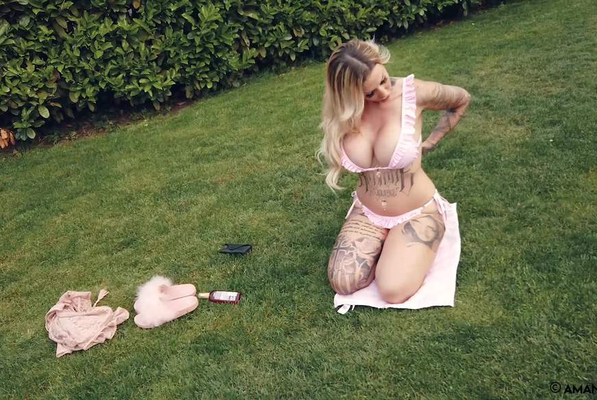 AmandaHard: Voyeur hat mich beim Sonnen erwischt!