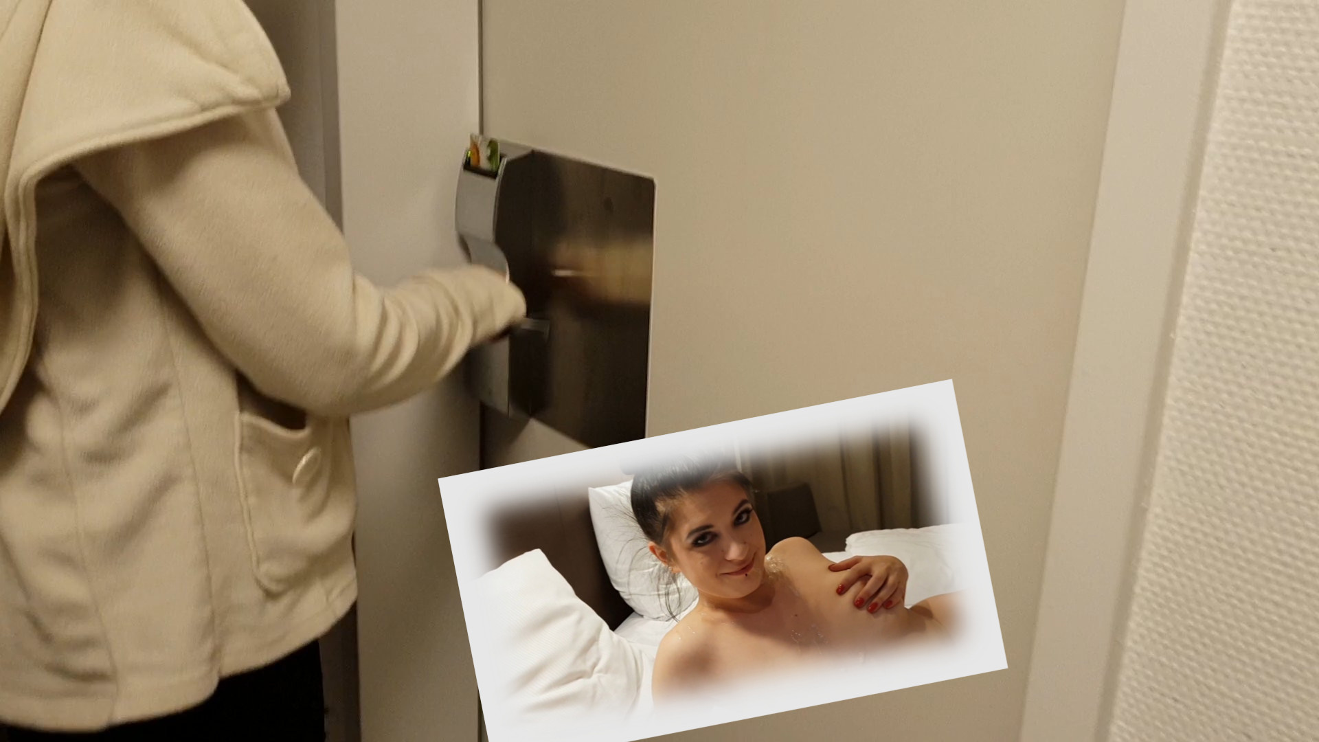 Ich war mal wieder auf der Venus in Berlin gewesen, habe mich mit einem User besonders gut verstanden, bis sich das ganze dann weiter ins Hotel Zimmer gelagert hat, na was denkst du wie das ganze ausgegangen ist ? Also es gab auf jeden Fall richtig schön viel Sacksahne in mein Gesicht :) wäre dieser schöne Venus Fick auch etwas für dich gewesen ? hättest du es mir auch so viel gegeben ? natürlich freue ich mich auch auf eine positive Bewertung sowie einen Kommentar von dir
