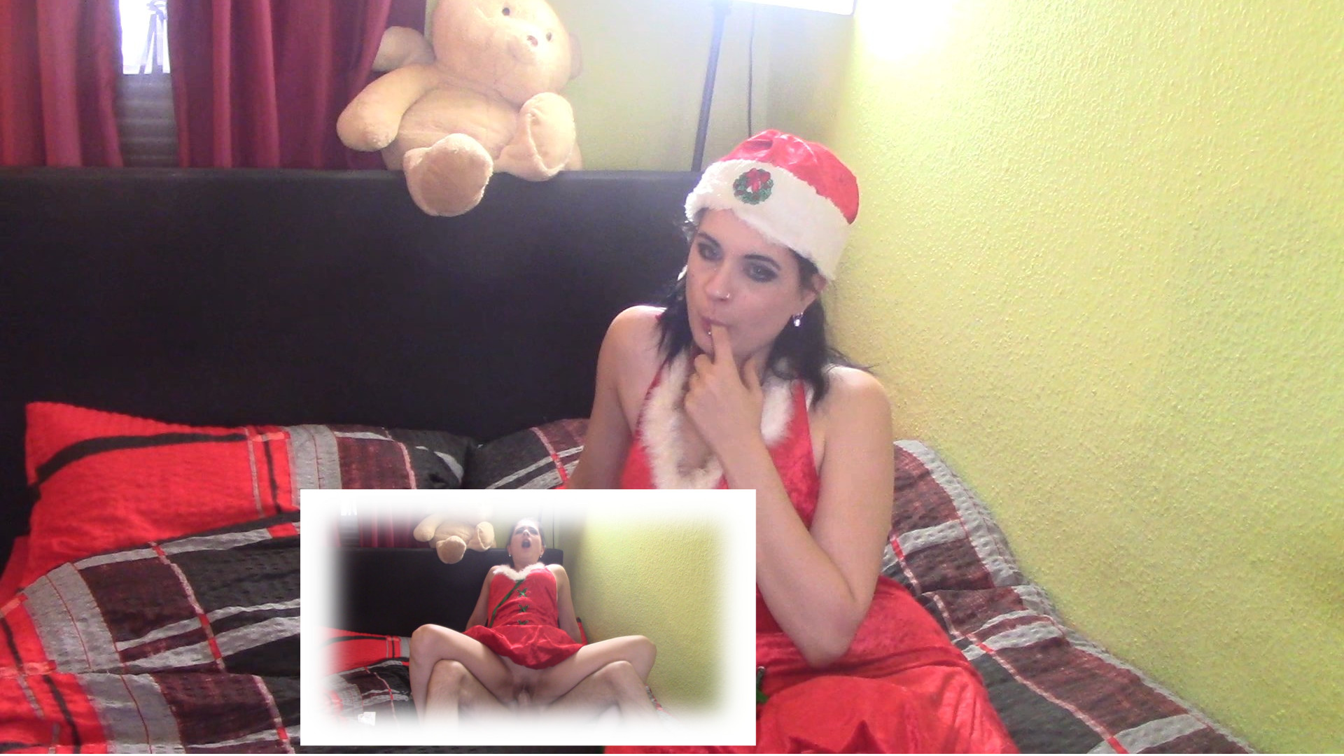 deine Weihnachtsfrau braucht es ordentlich! deine Weihnachtsfrau braucht es echt ordentlich, bis Weihnachten ist ja nicht mehr lange hin, bis dahin muss ich dann richtig eingeritten sein, wer weis wer alles mal will *fg* Hier habe ich mal perfekt vorgeübt, schau mir zu wie der Schwanz von unten als kräftiger in mich rein donnert ohne rücksicht auf Verluste, ich kann mich ab und ann kaum halten so sehr das ich die ganze Zeit nur noch heftigst am vor mich hin stöhnen bin, hätte dir das auch gefallen mich so heftig einzureiten ? bist du vielleicht der nächste der mich für Weihnachten schon mal vor einreiten will ? Ich mag das jedefalls extrem wenn man seinen Schwanz so übelst hart in mich rein donnert als gebe es keine andere mehr *fg* ps. Ich freue mich auf deine positive Videobewertung ebenso wie einem netten Kommentar von dir