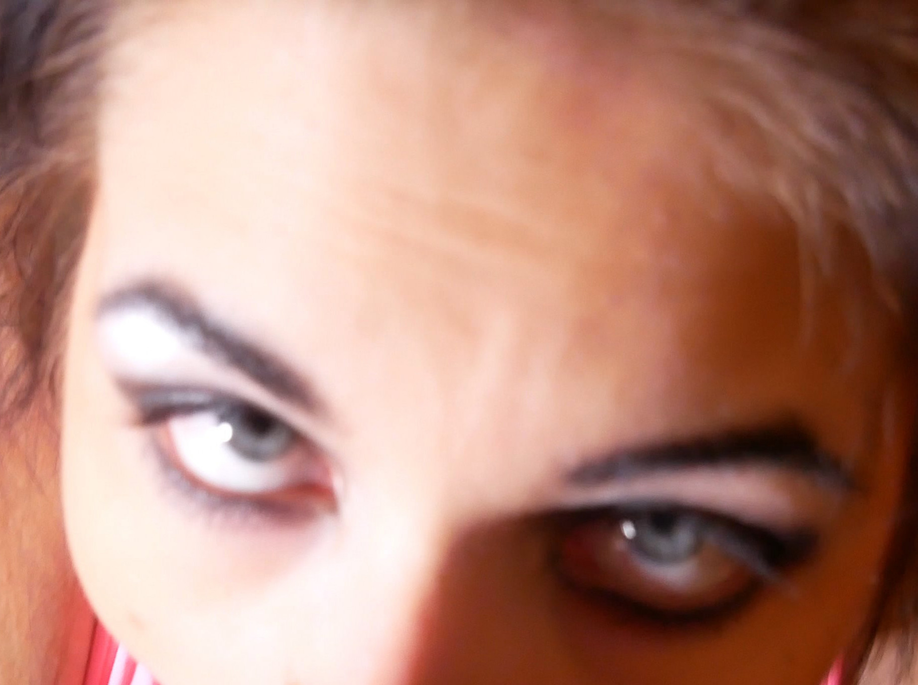 wie jedes Jahr war ich auf der Venus in Berlin, mich hat ein echt netter Fan wieder erkannt, dann habe ich mch für den Abend mit Im verabredet und schaue mal was dort passiert ist, er hat mich nämlich gefragt ob ich ihm mal richtig geil seinen schwanz ablase, natürlic habe ich auc seine sackshahne geschluckt, hätte dir das auch gefallen ?