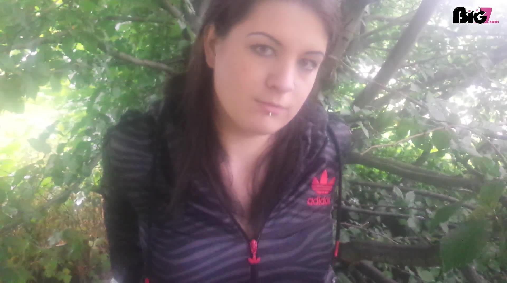 Ich musste so dringend, und lasse meinen Sekt überall laufen