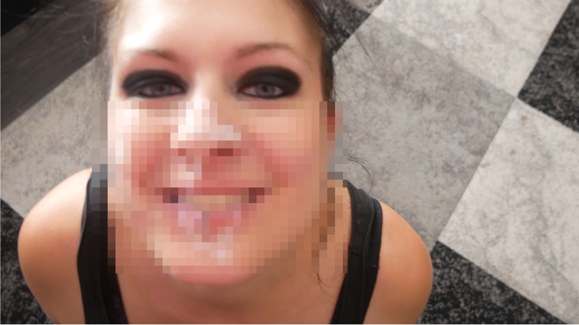 Stell dir vor du kommst von der Arbeit nach Hause, ich warte schon knieend auf dich, will endlich deinen Schwanz in meiner Maulfotze spüren, Ich ziehe dir die Hose herunter, fackel nicht lange und nehme sofort deinen Schwanz in meine Mundfotze Lutsche ihn blase ihn und nehme ihn immer tiefer, du wirst dadurch immer geiler, kannst es nicht mehr halten, Ich will dein Sperma schlucken, aber das willst du nicht und lässt deinen Schwanz direkt in meinem Gesicht explodieren, du wichst mir soviel ins gesicht das ich mich schon frage Wielange du schon nicht mehr abgespritzt hast ? Wenn dir das Video gut gefallen hat dann würde Ich mich über eine gute Bewertung und einen Videokommentar von dir sehr freuen.