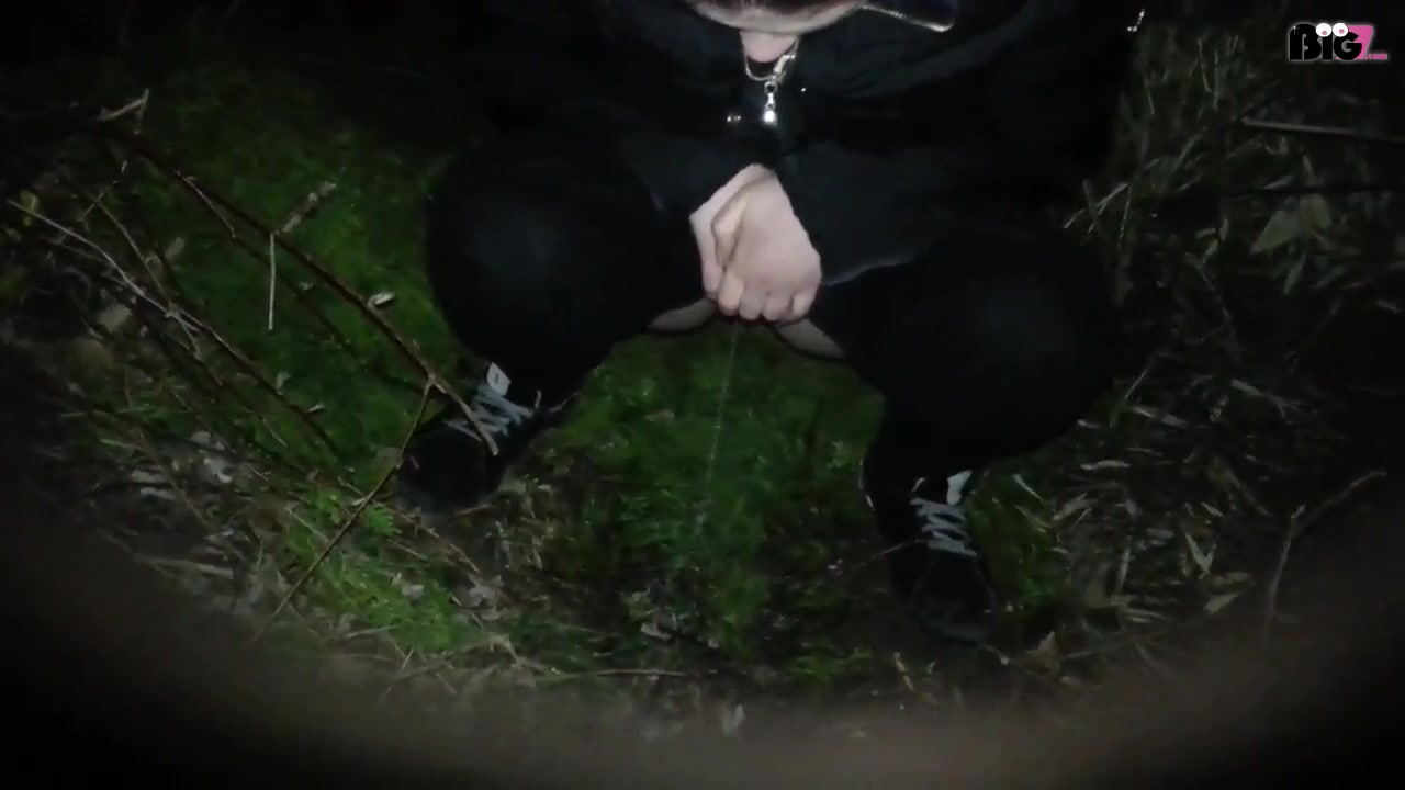 Ohjee Ich musste sooo dringend pissen, also habe Ich es direkt laufen lassen , und natürlich für dich direkt aufgenommen, na gefällt dir das ?