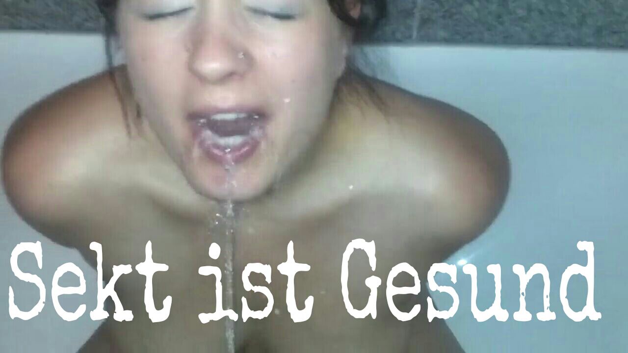 Wie ich es liebe fremde Pisse im Mund zu haben siehst du in diesem Clip