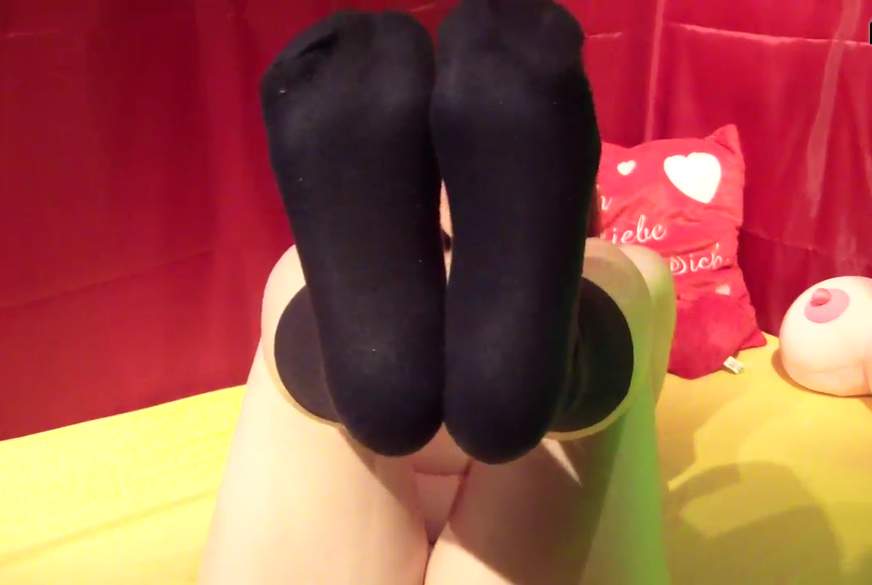 Fußerotik in Socken von HotNici pic1