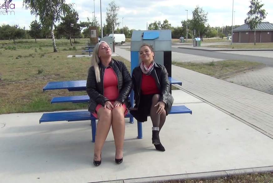 Geiler Public Outdoor P**s, von Priscilla und Rosella! von RosellaExtrem