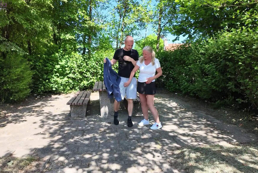 RosellaExtrem: Public AO-f*******k mit C******e u. Maulp**s auf einem Rastplatz! Teil 1