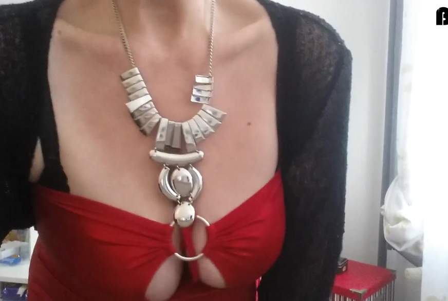 DiereifeBea: Tittenschmuck