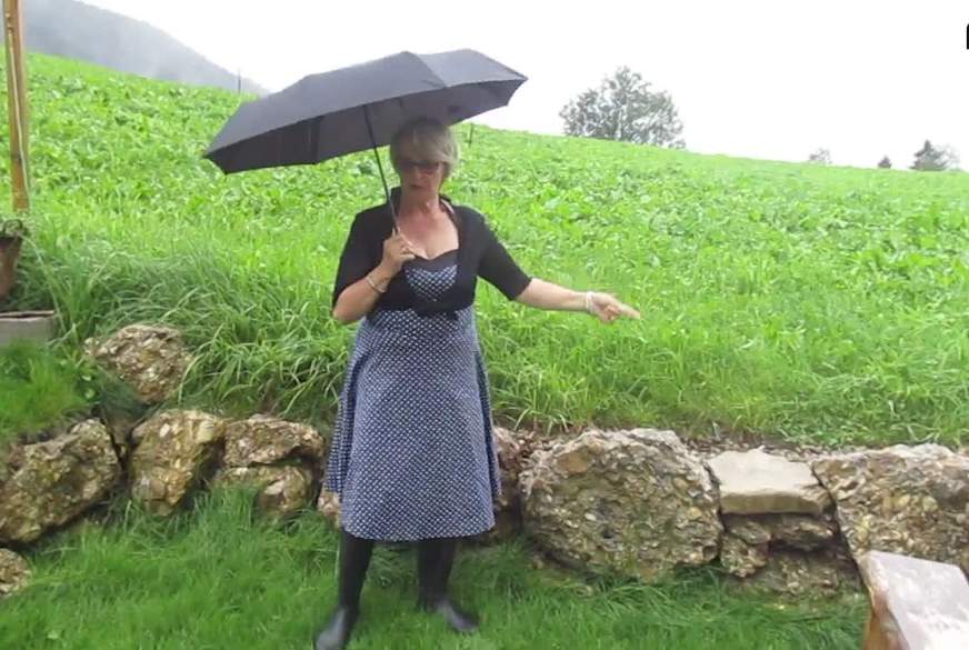 DiereifeBea: Outdoor pinkeln im Freien und in Gummistiefel