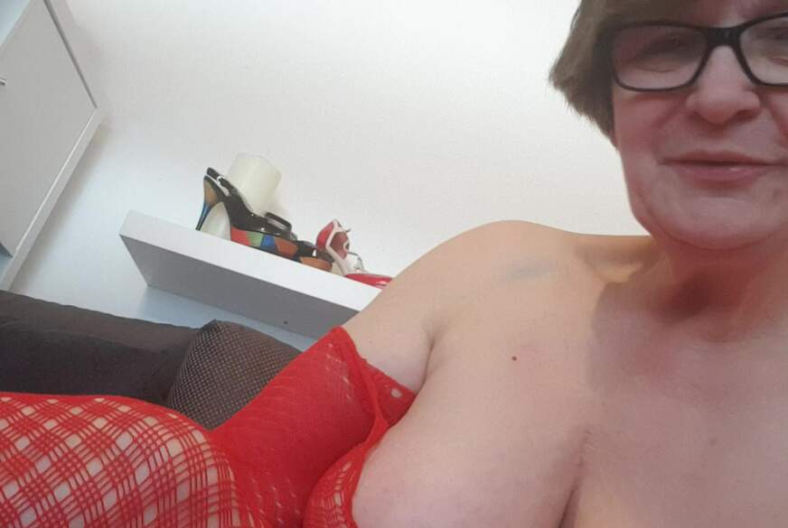 DiereifeBea: deine reife Bea gibt dir eine kleine W************g