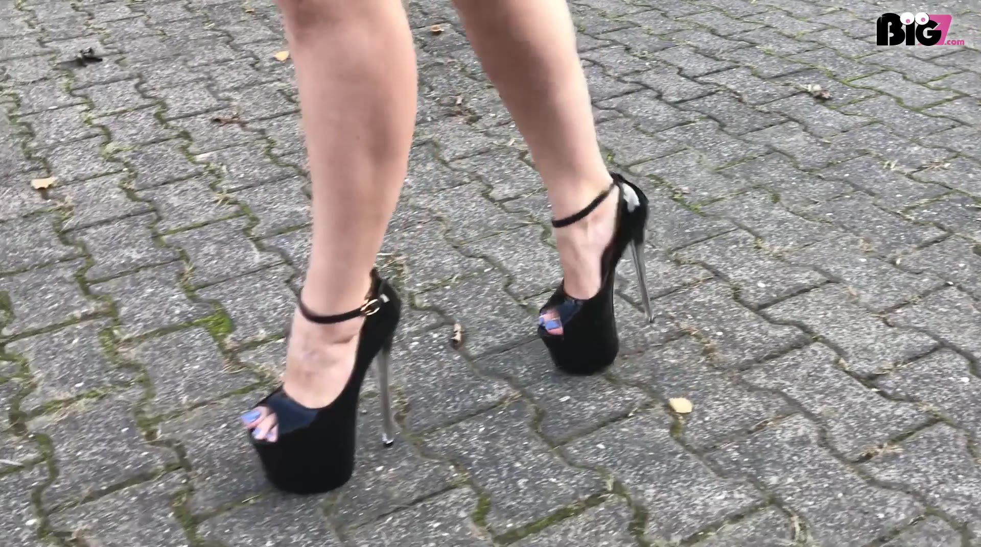 ich laufe in extrem hochen Schuhen:-)